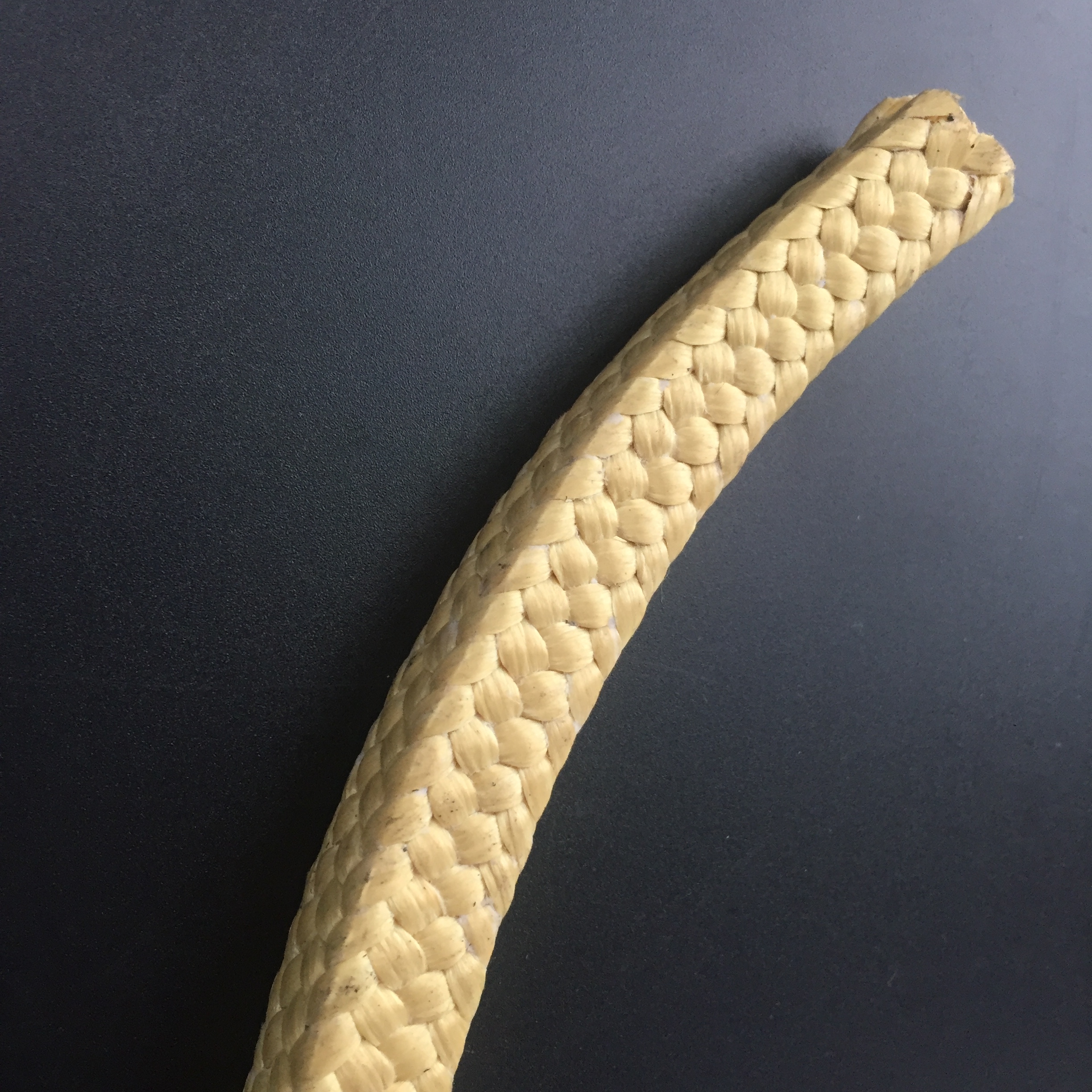 Ano ang mga katangian ng aramid fiber packing?